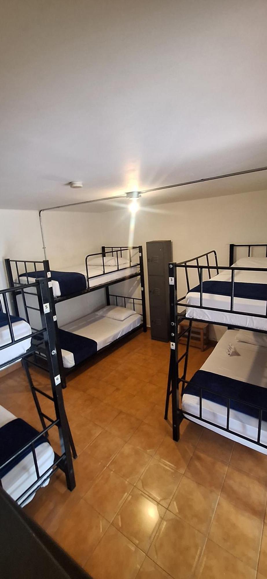 Yolo Hostel 麦德林 外观 照片